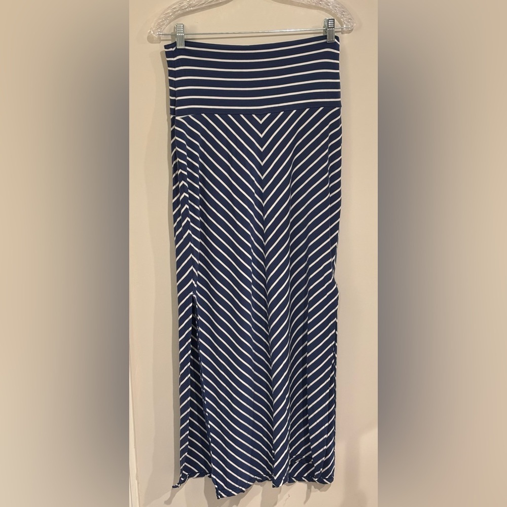 Athleta Navy and White Chevron Maxi Skirt